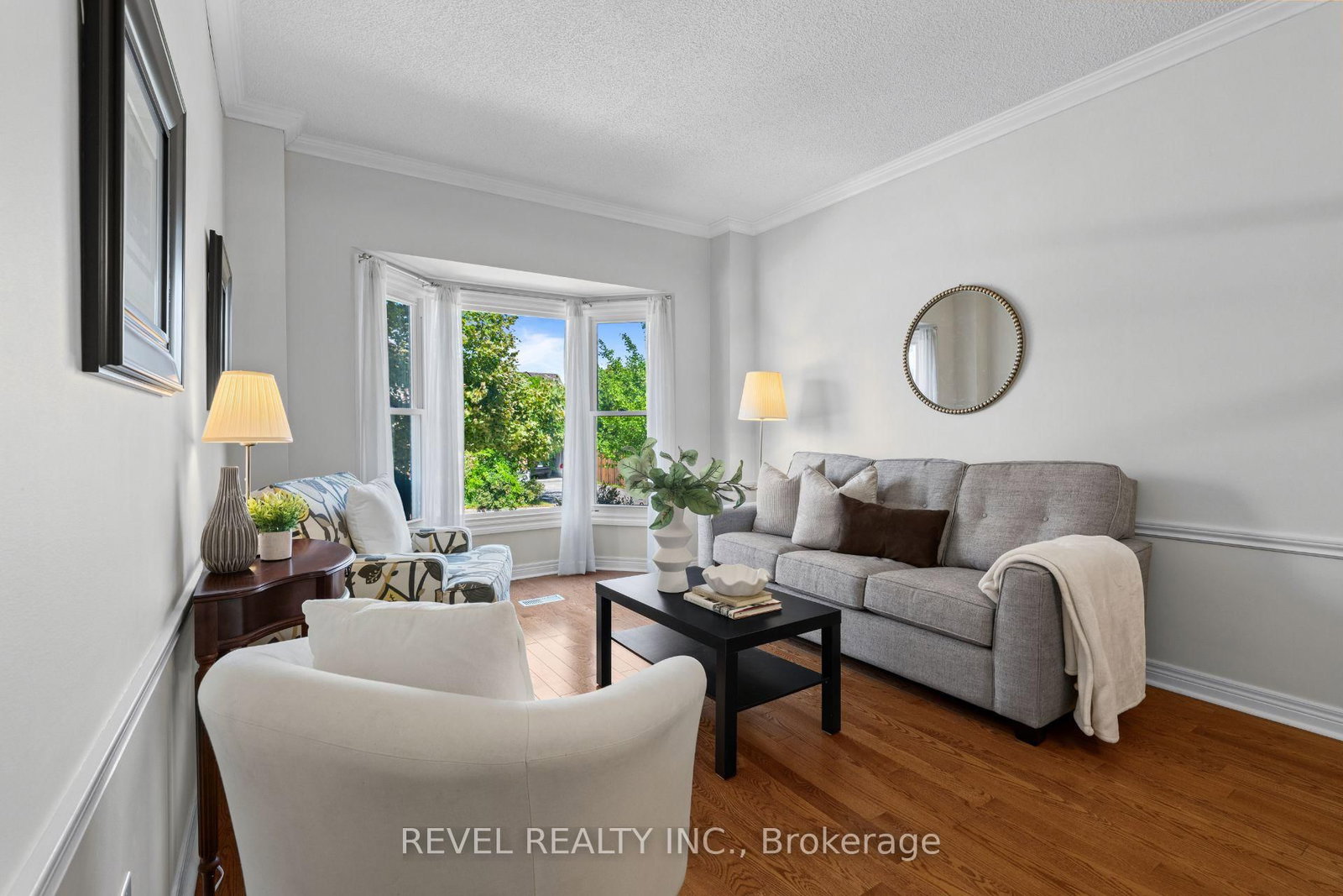 1610 Heathside Crescent • Pickering, ON photo 2