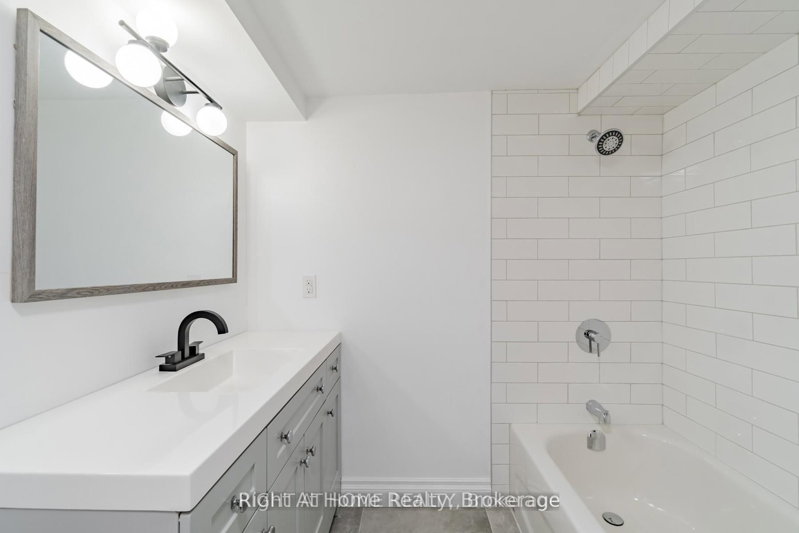 899 Florell Dr, Oshawa, view 9