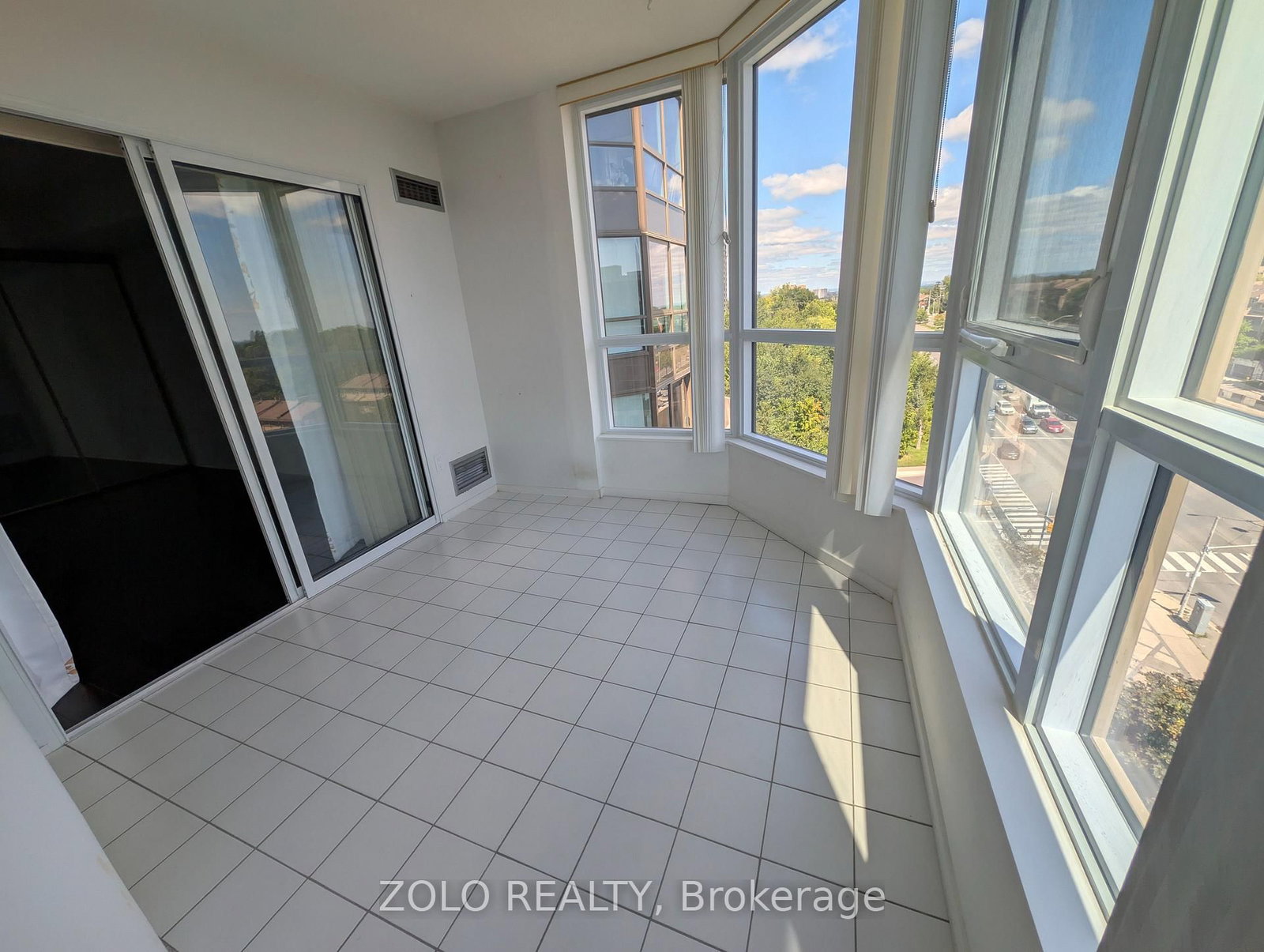 3233 Eglinton Avenue E • #805 • Toronto, ON photo 17