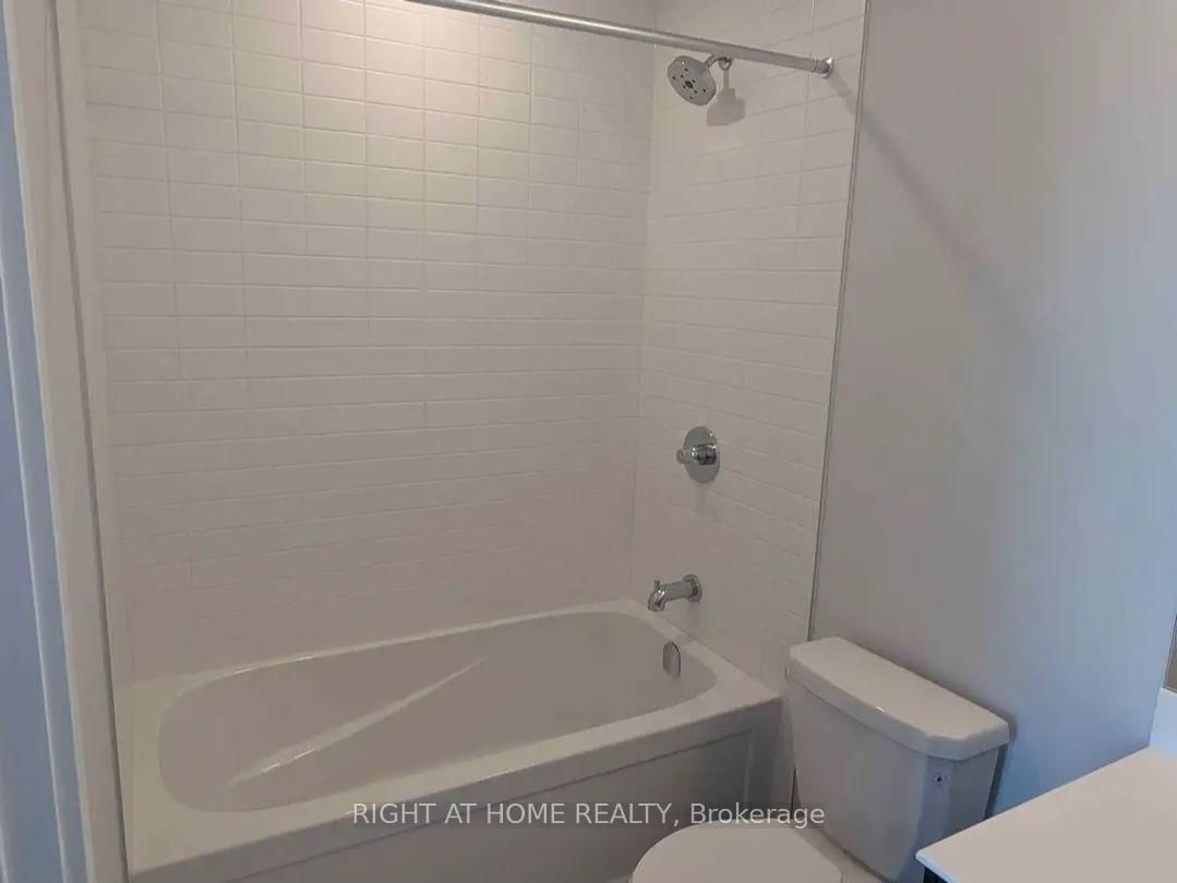 201 BROCK Street S • #211 • Whitby, ON photo 18