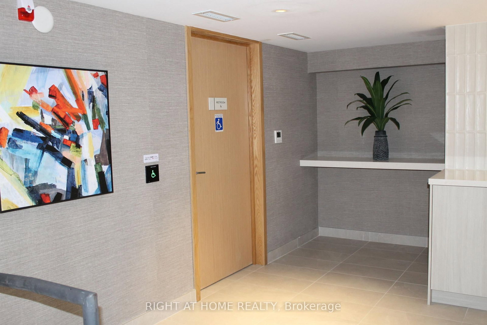 201 BROCK Street S • #211 • Whitby, ON photo 32