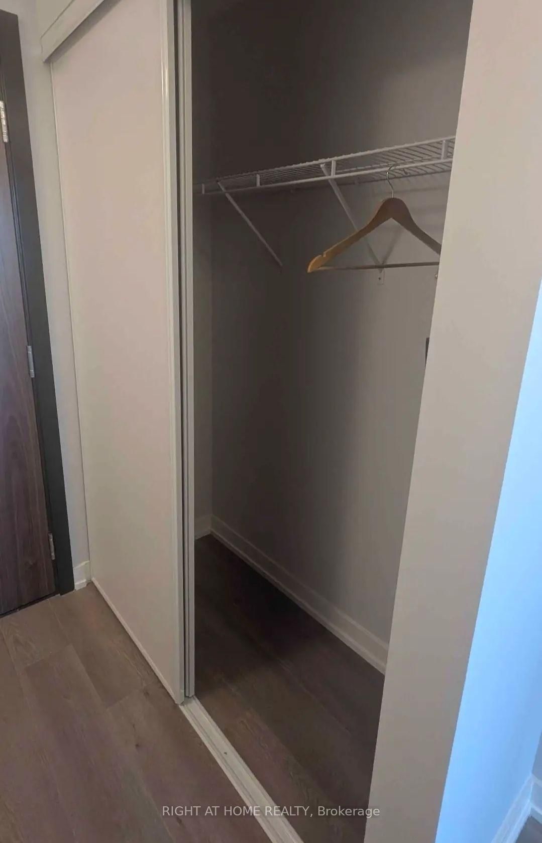 201 BROCK Street S • #211 • Whitby, ON photo 8