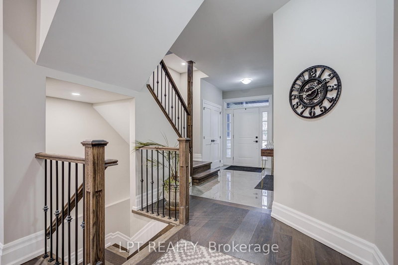 363 Rosebank Rd photo 4