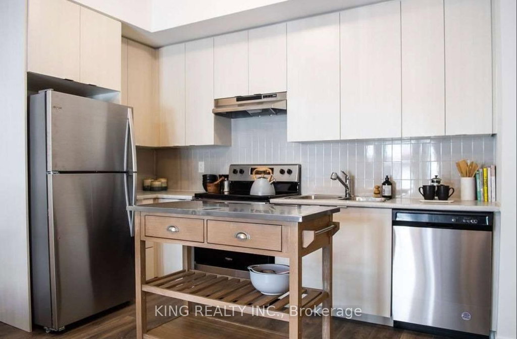 411 - 1525 Kingston Road 2