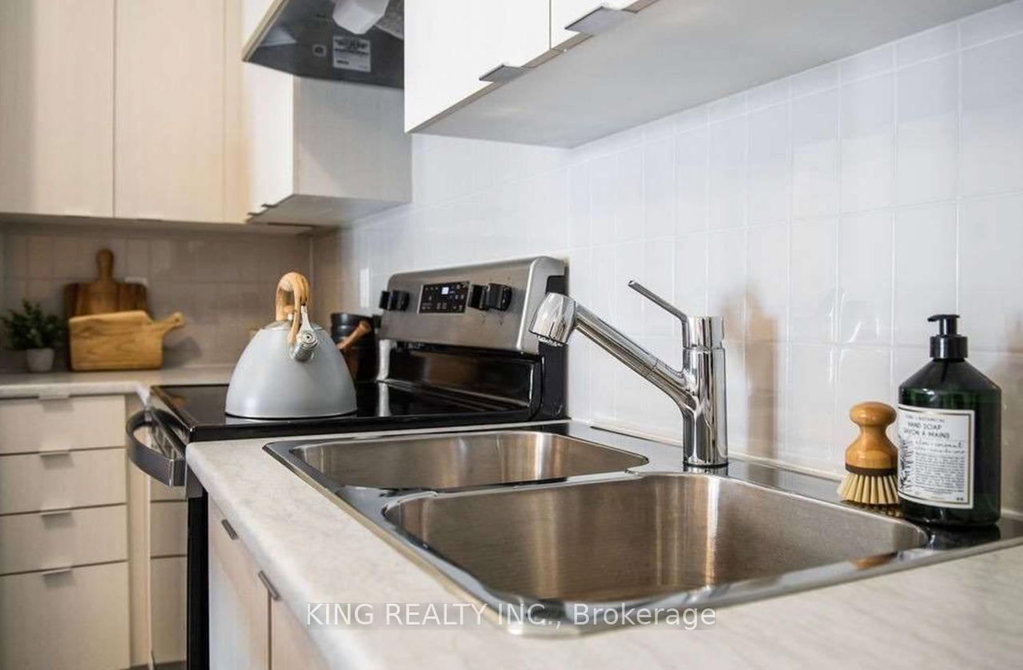411 - 1525 Kingston Road 3