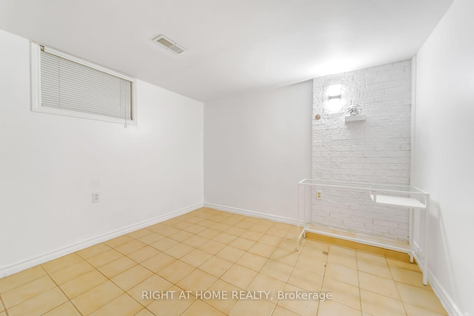19 Martorino Drive • Toronto, ON photo 25