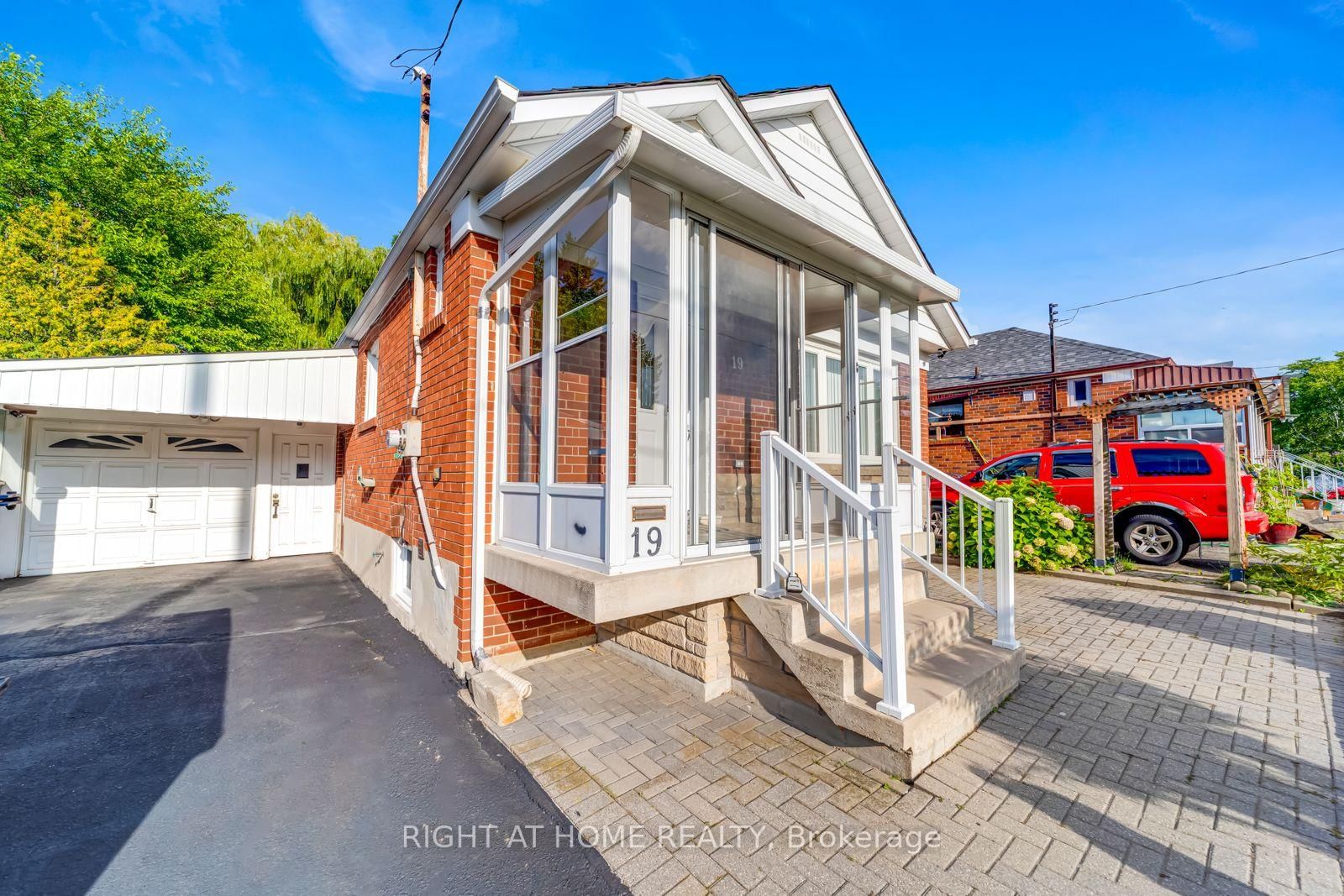 19 Martorino Drive • Toronto, ON photo 3