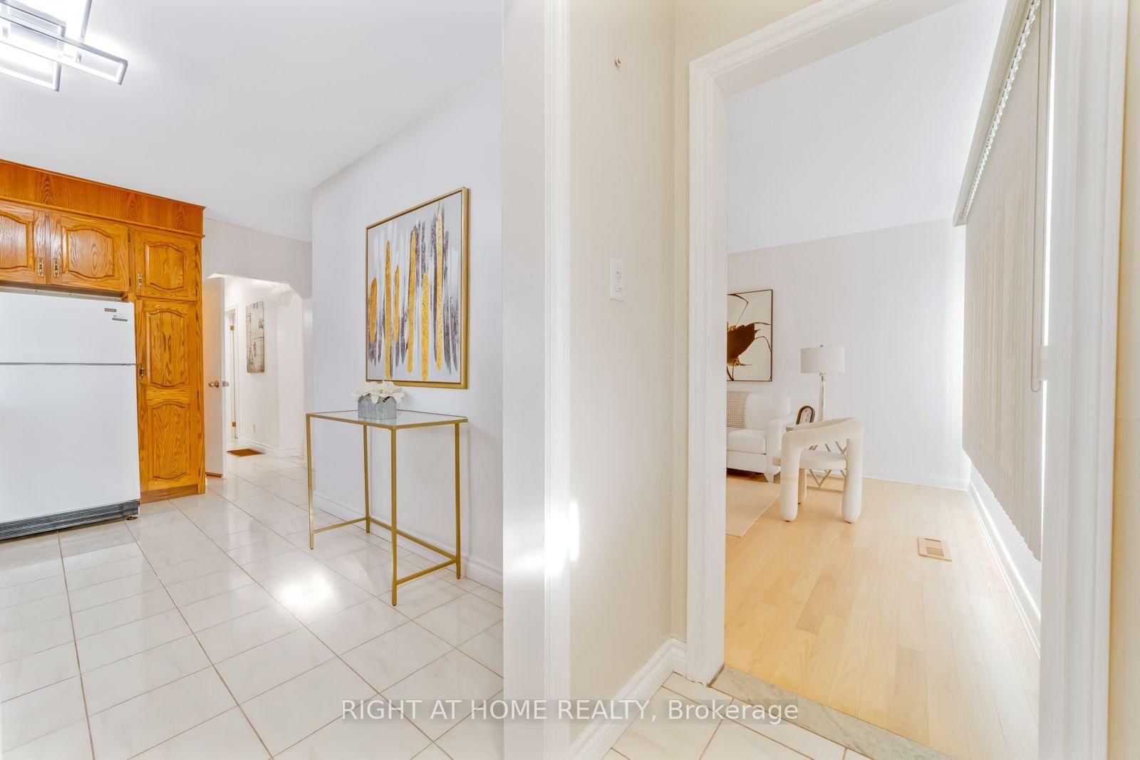 19 Martorino Drive • Toronto, ON photo 6