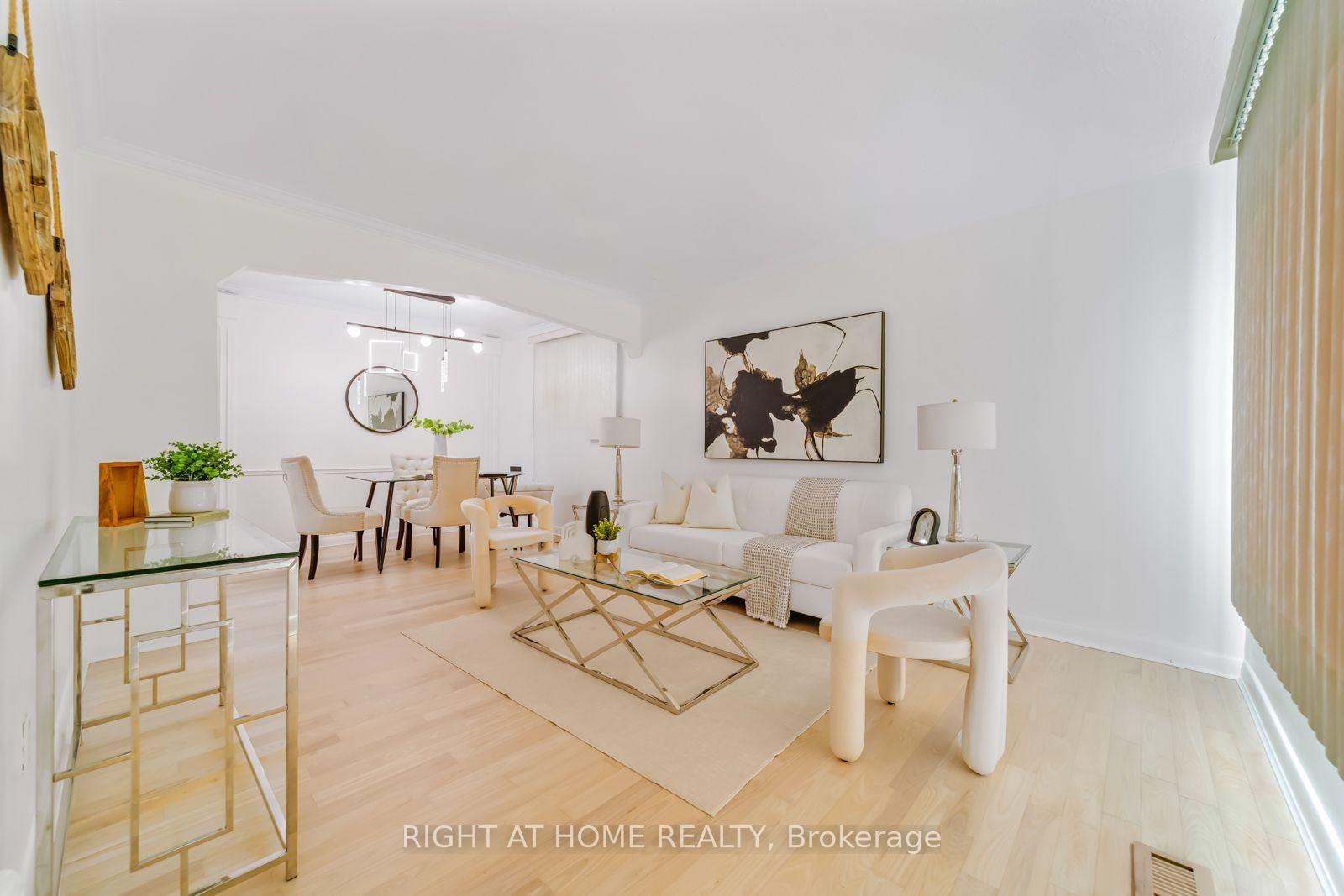 19 Martorino Drive • Toronto, ON photo 7