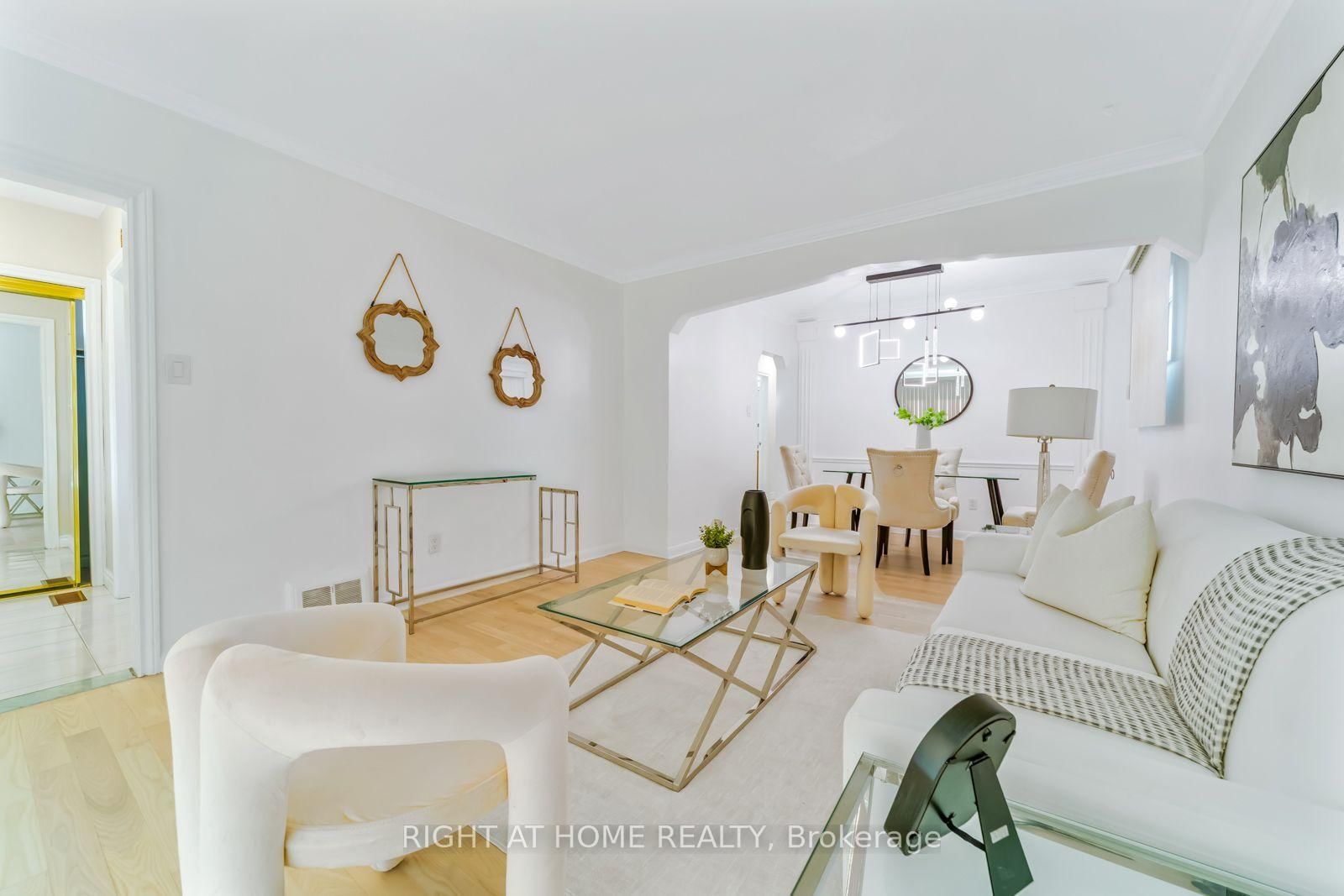 19 Martorino Drive • Toronto, ON photo 8