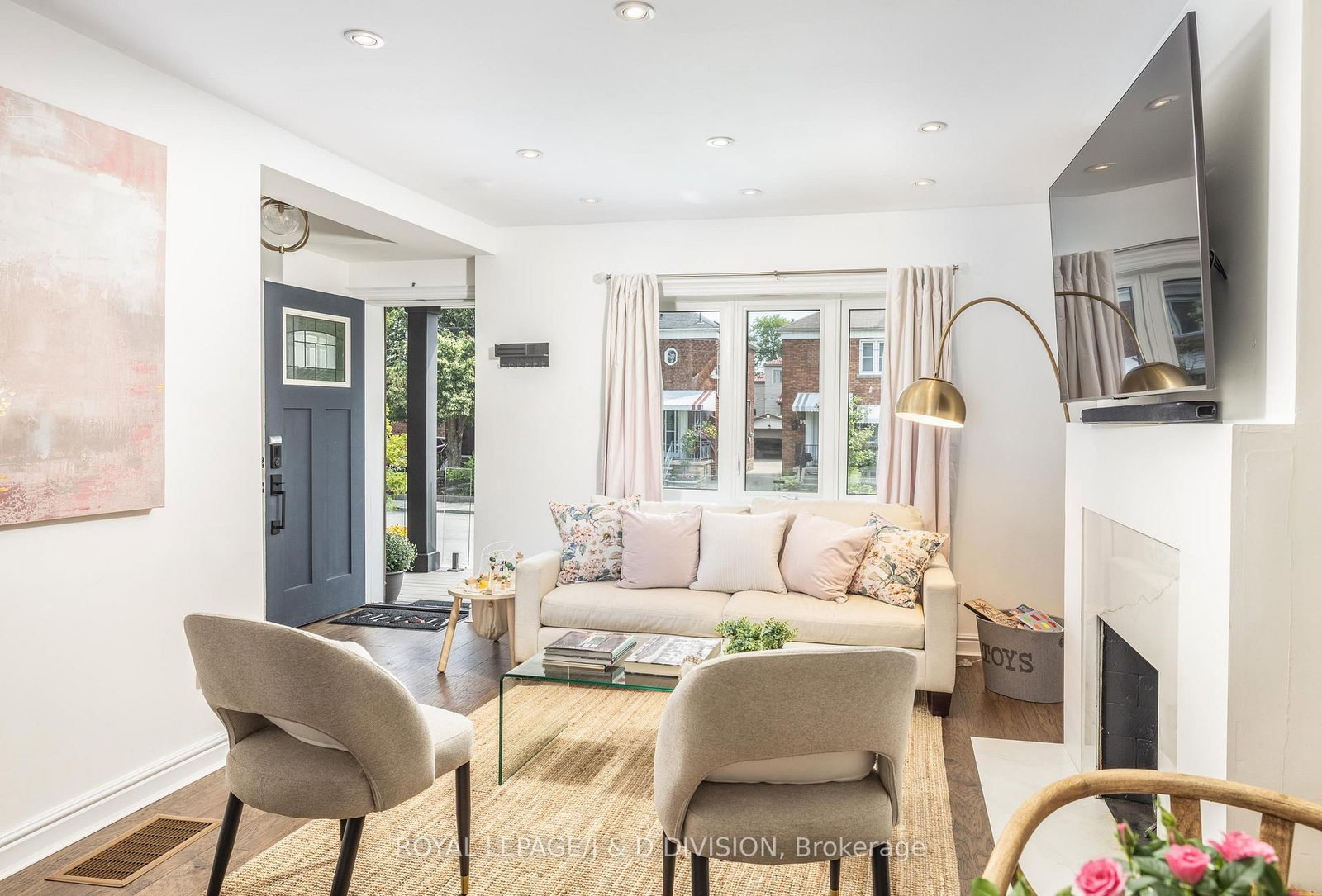 6 Lankin Boulevard • Toronto, ON photo 11