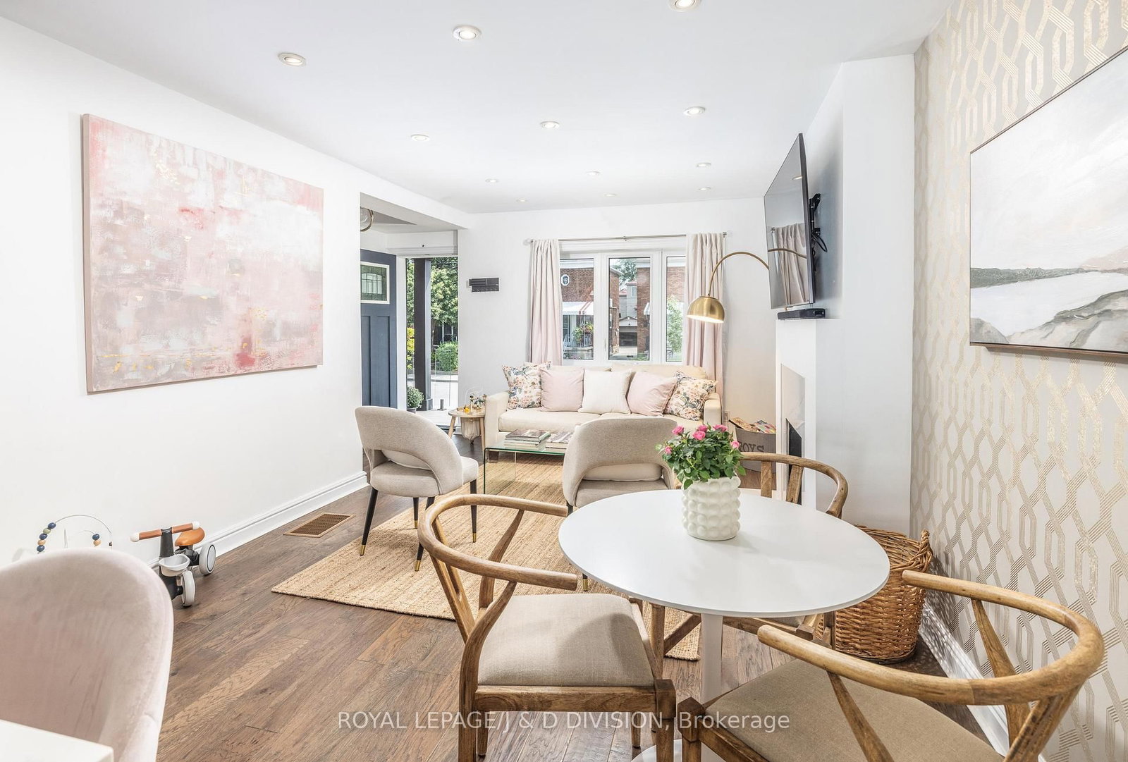 6 Lankin Boulevard • Toronto, ON photo 13