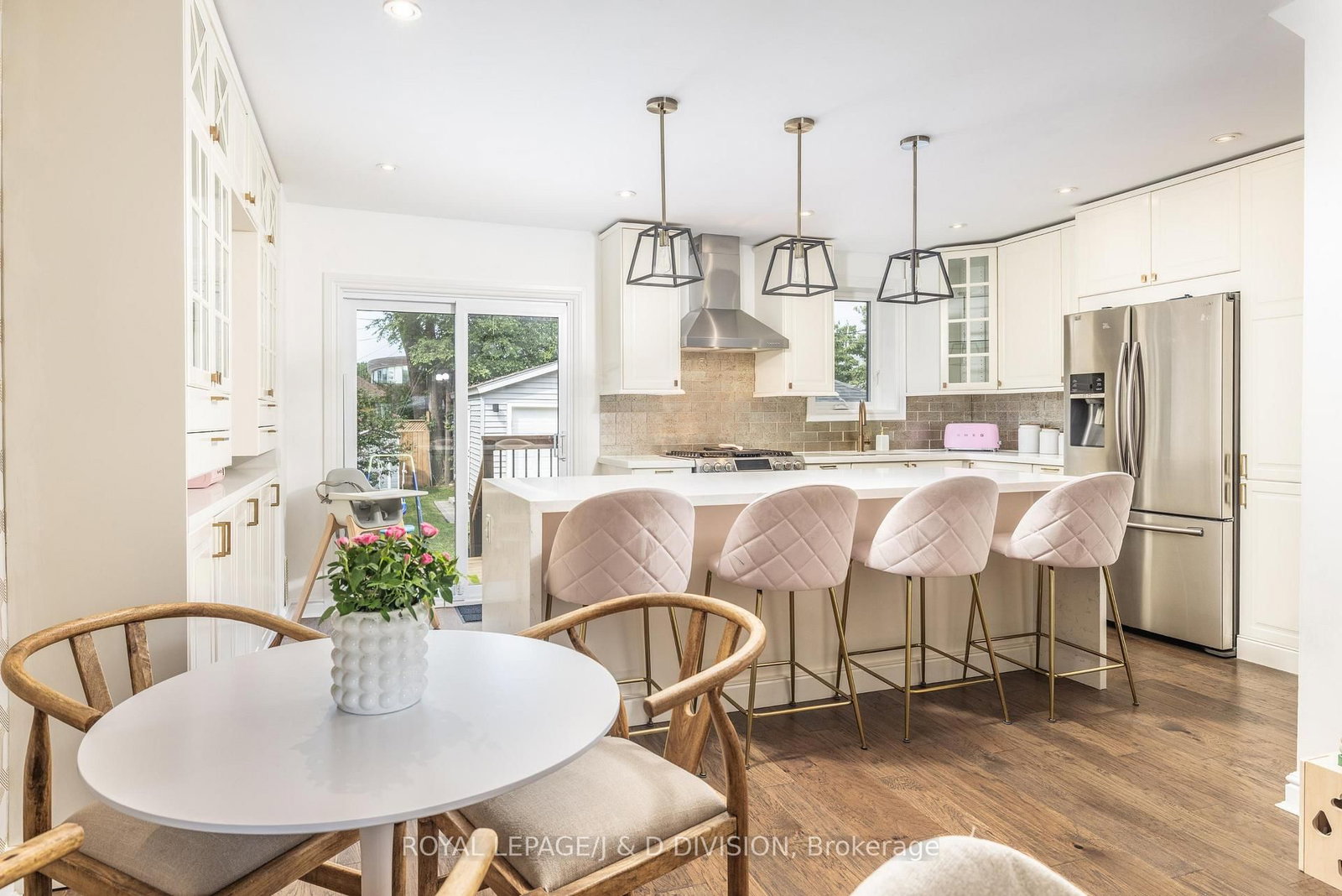 6 Lankin Boulevard • Toronto, ON photo 17
