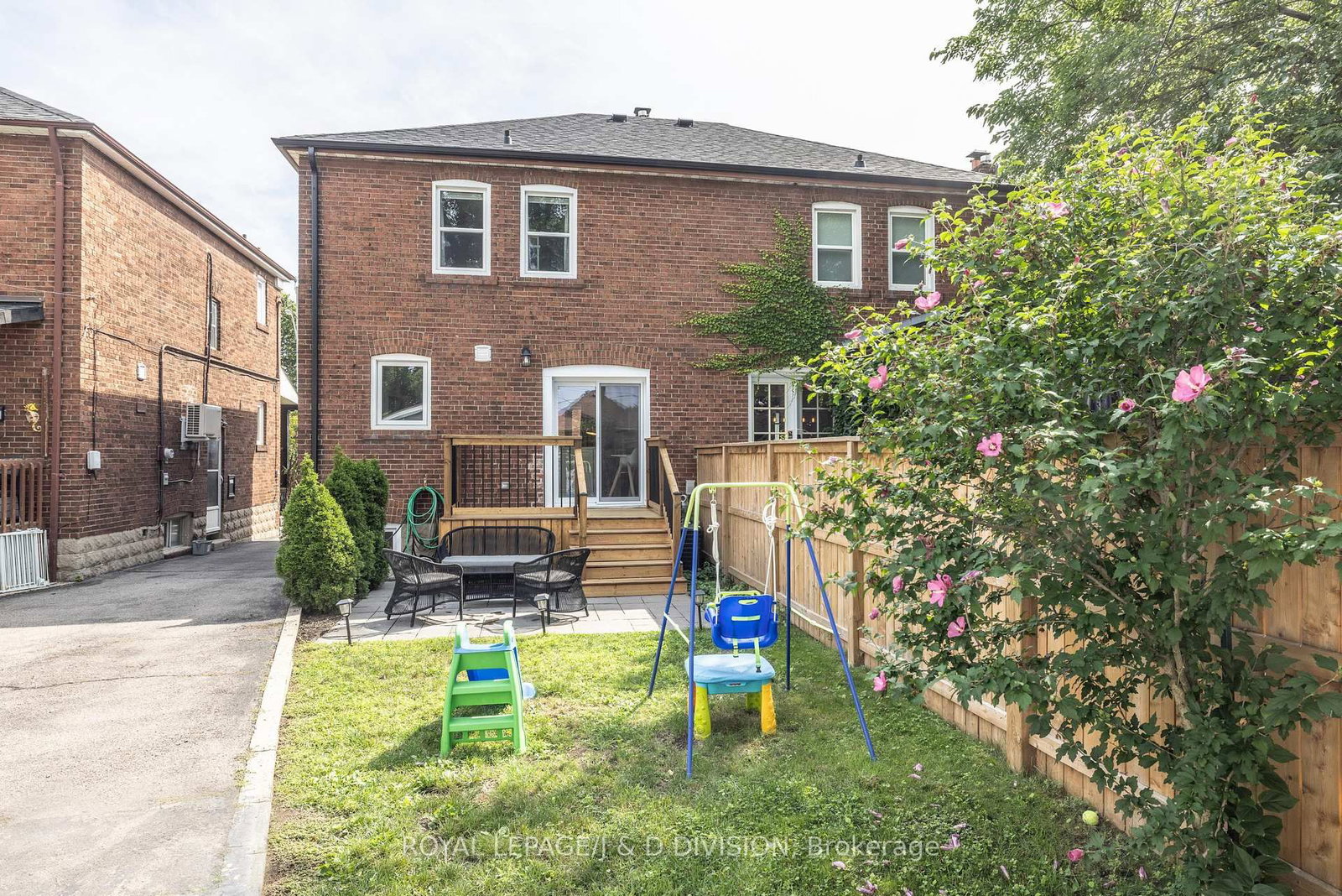 6 Lankin Boulevard • Toronto, ON photo 21