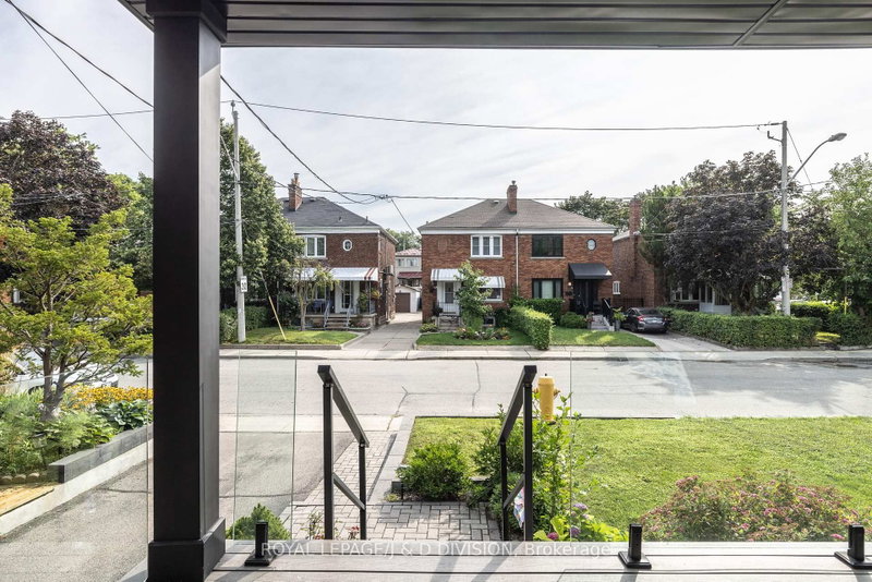 6 Lankin Boulevard