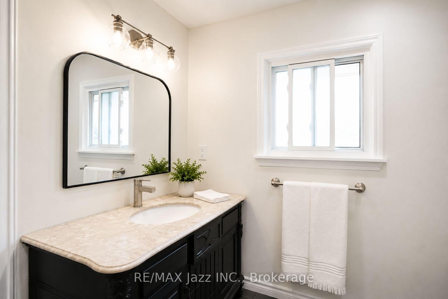 304 Annes Street • Whitby, ON photo 12