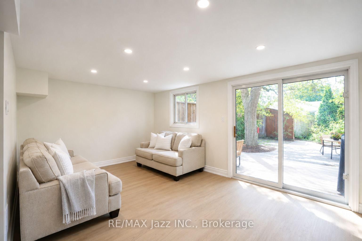 304 Annes Street • Whitby, ON photo 14
