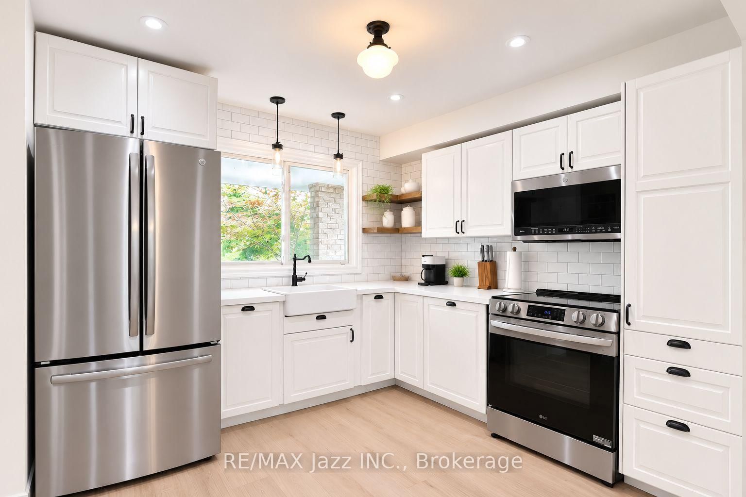 304 Annes Street • Whitby, ON photo 4