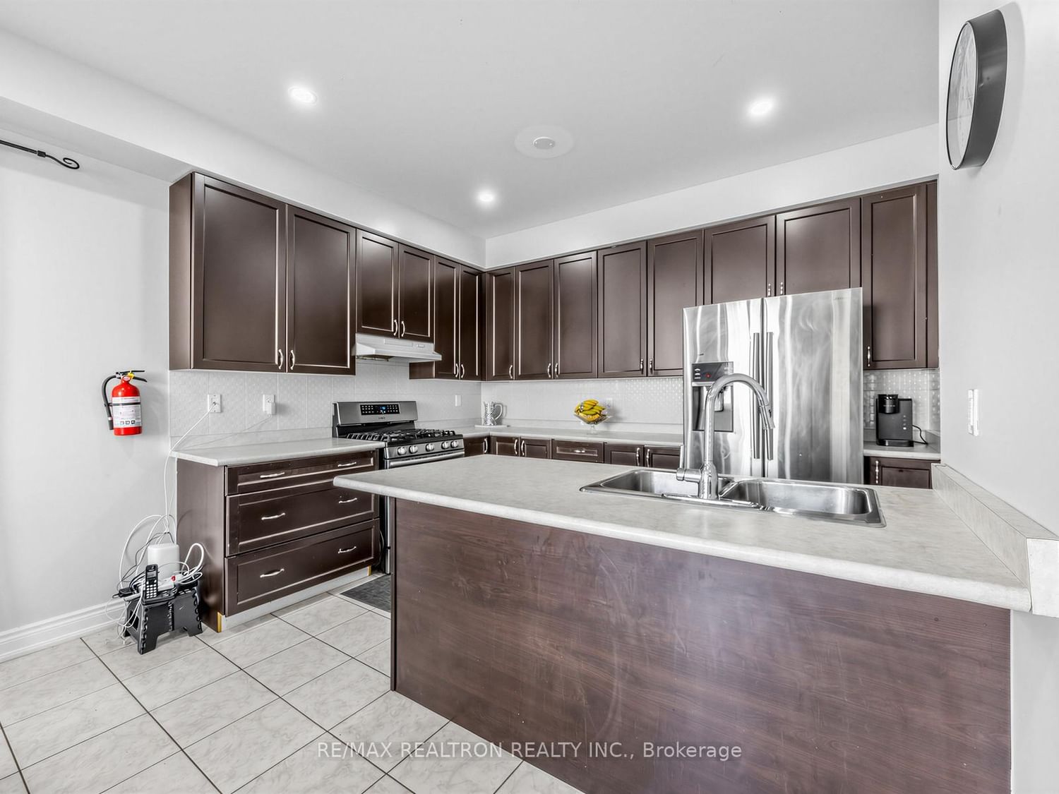 2571 Kentucky Derby Way • Oshawa, ON photo 10