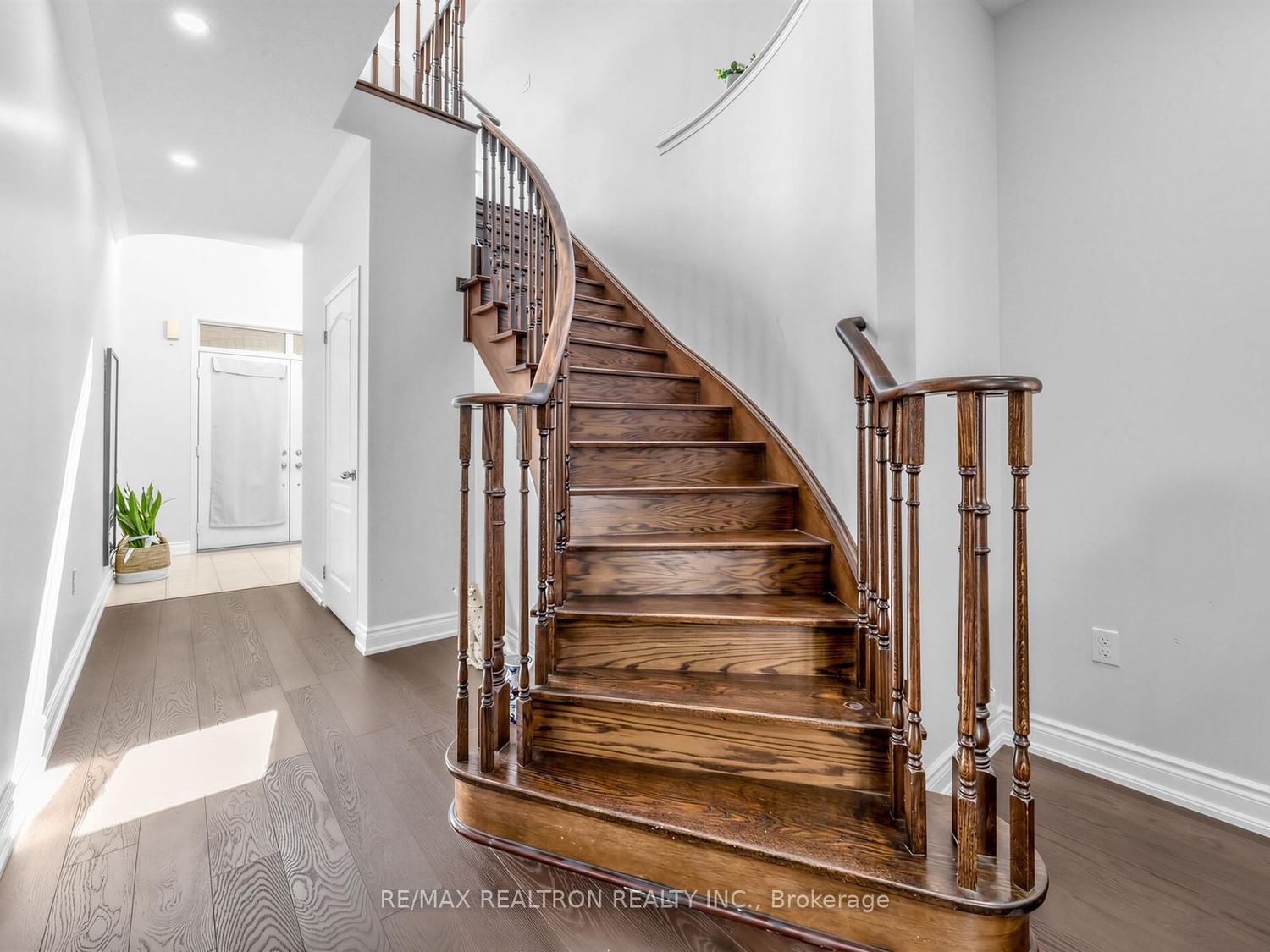 2571 Kentucky Derby Way • Oshawa, ON photo 14