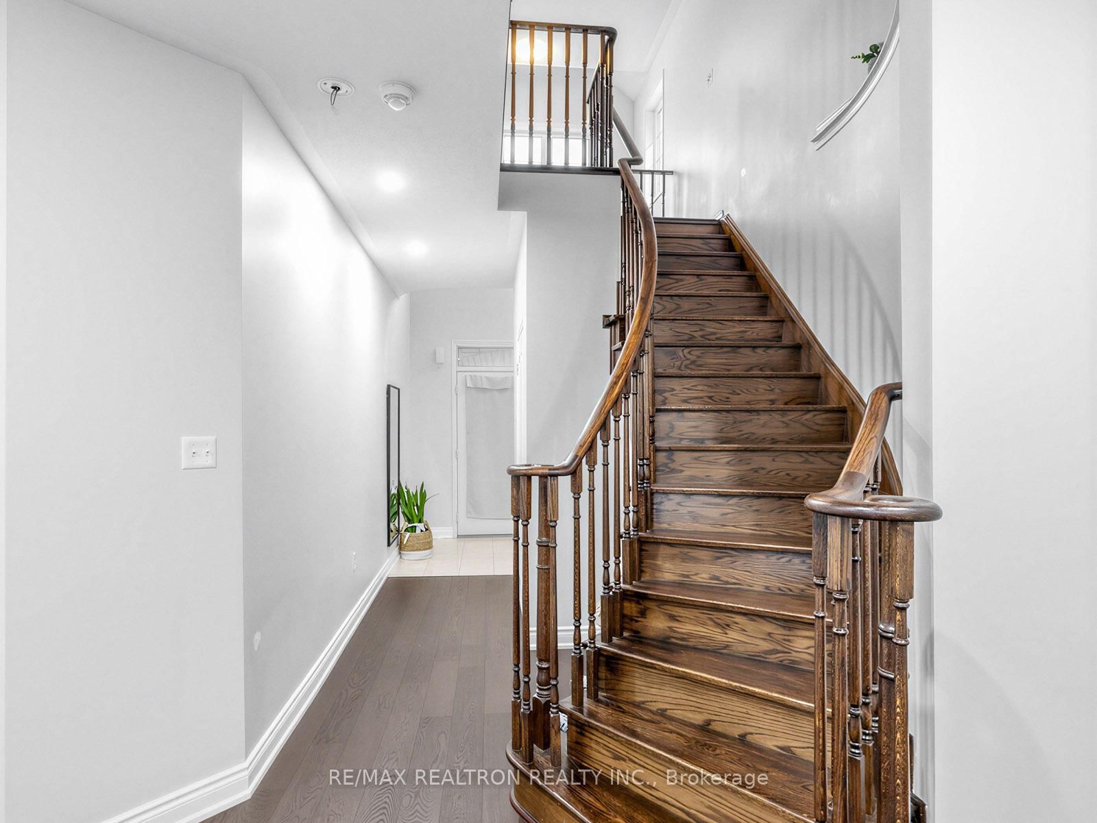 2571 Kentucky Derby Way • Oshawa, ON photo 15