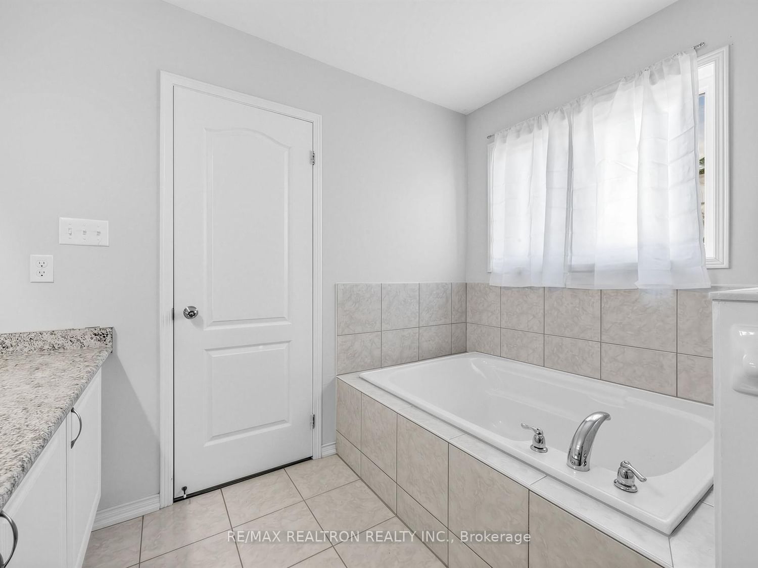 2571 Kentucky Derby Way • Oshawa, ON photo 25