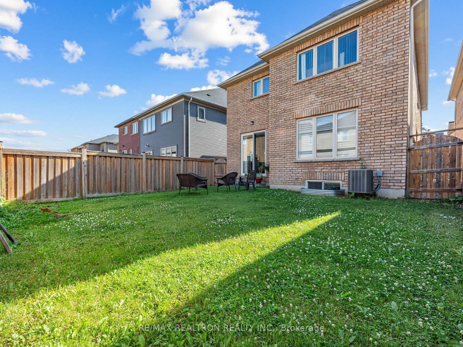 2571 Kentucky Derby Way • Oshawa, ON photo 34