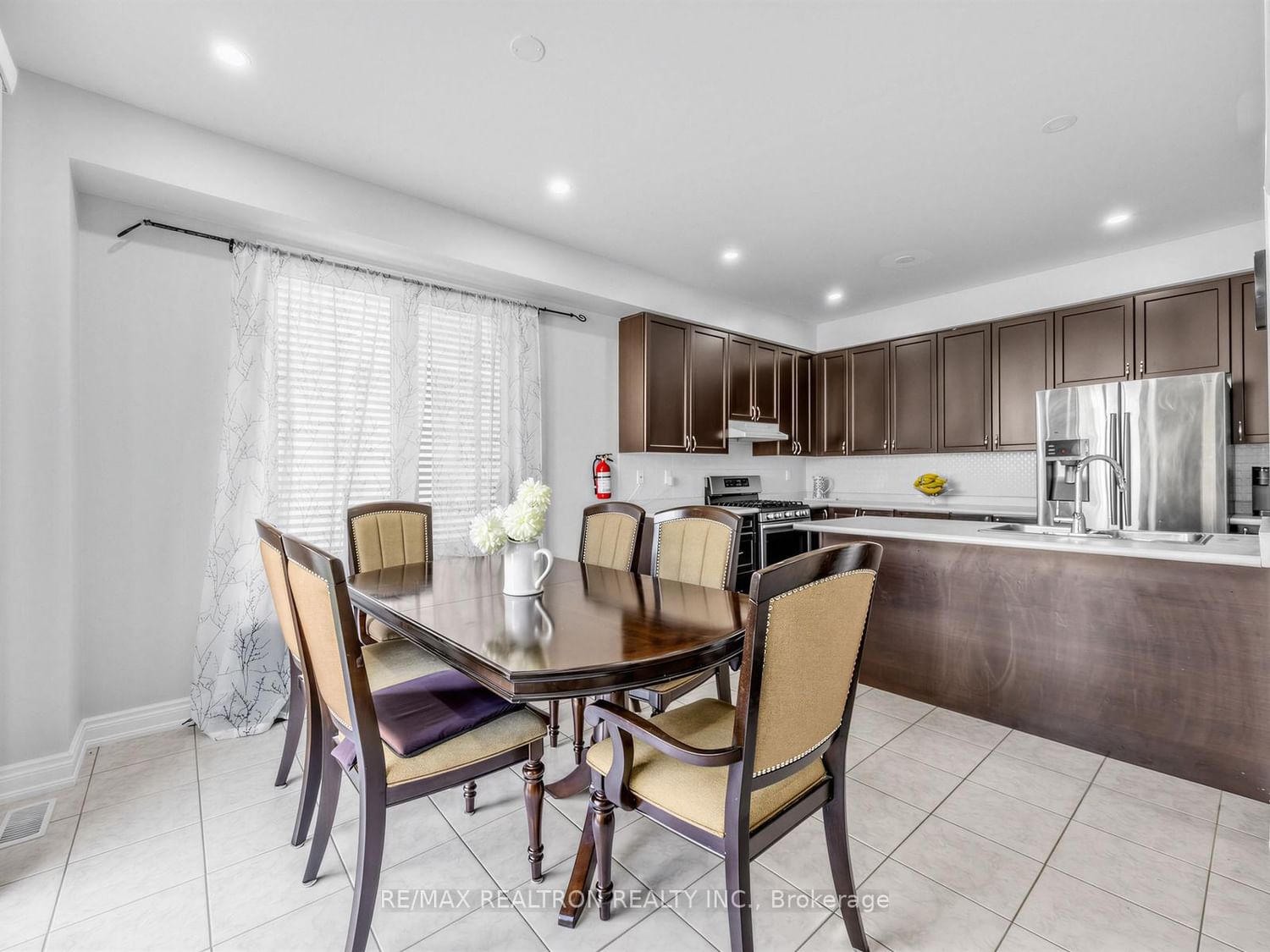 2571 Kentucky Derby Way • Oshawa, ON photo 9