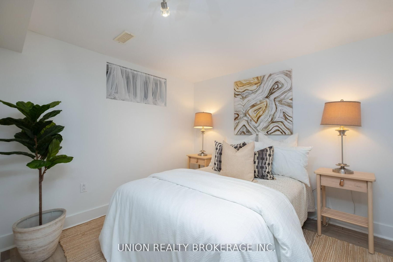 99 Hiawatha Road • Toronto, ON photo 37