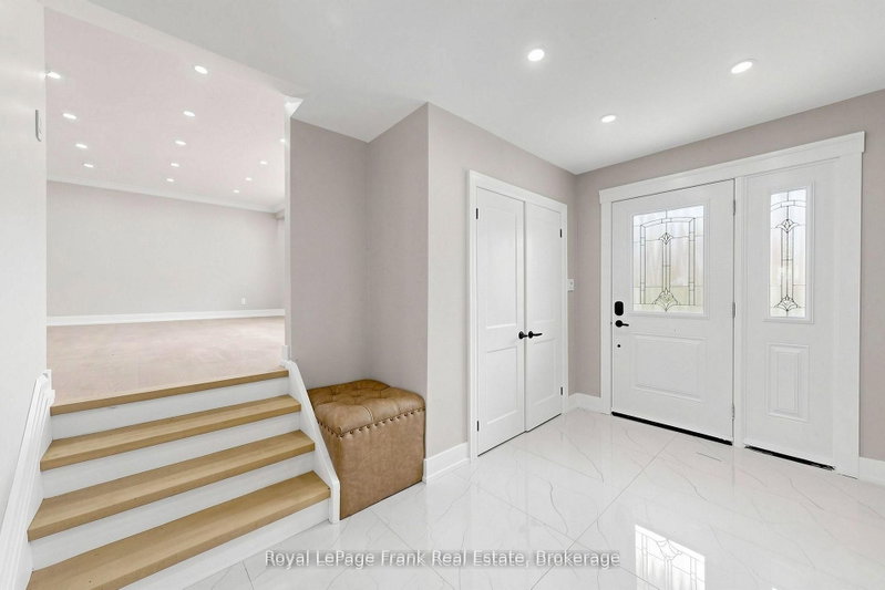 344 Rossland Road E