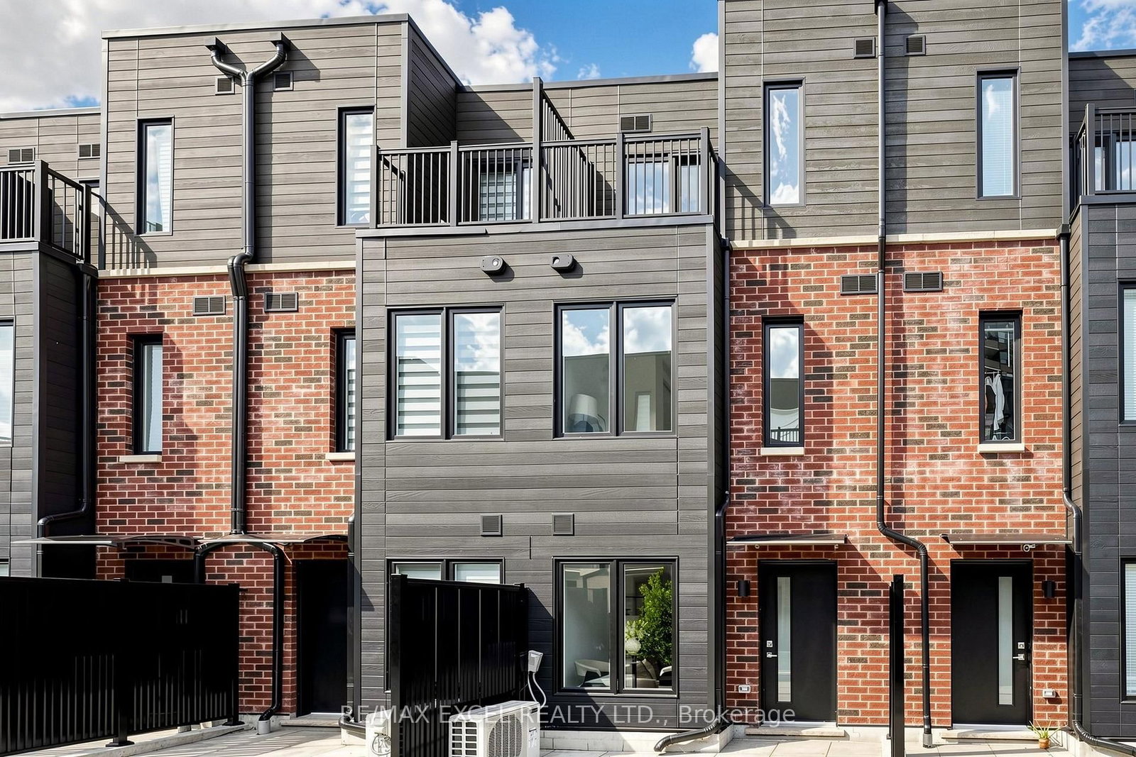 30 Calamint Lane • #46 • Toronto, ON photo 4