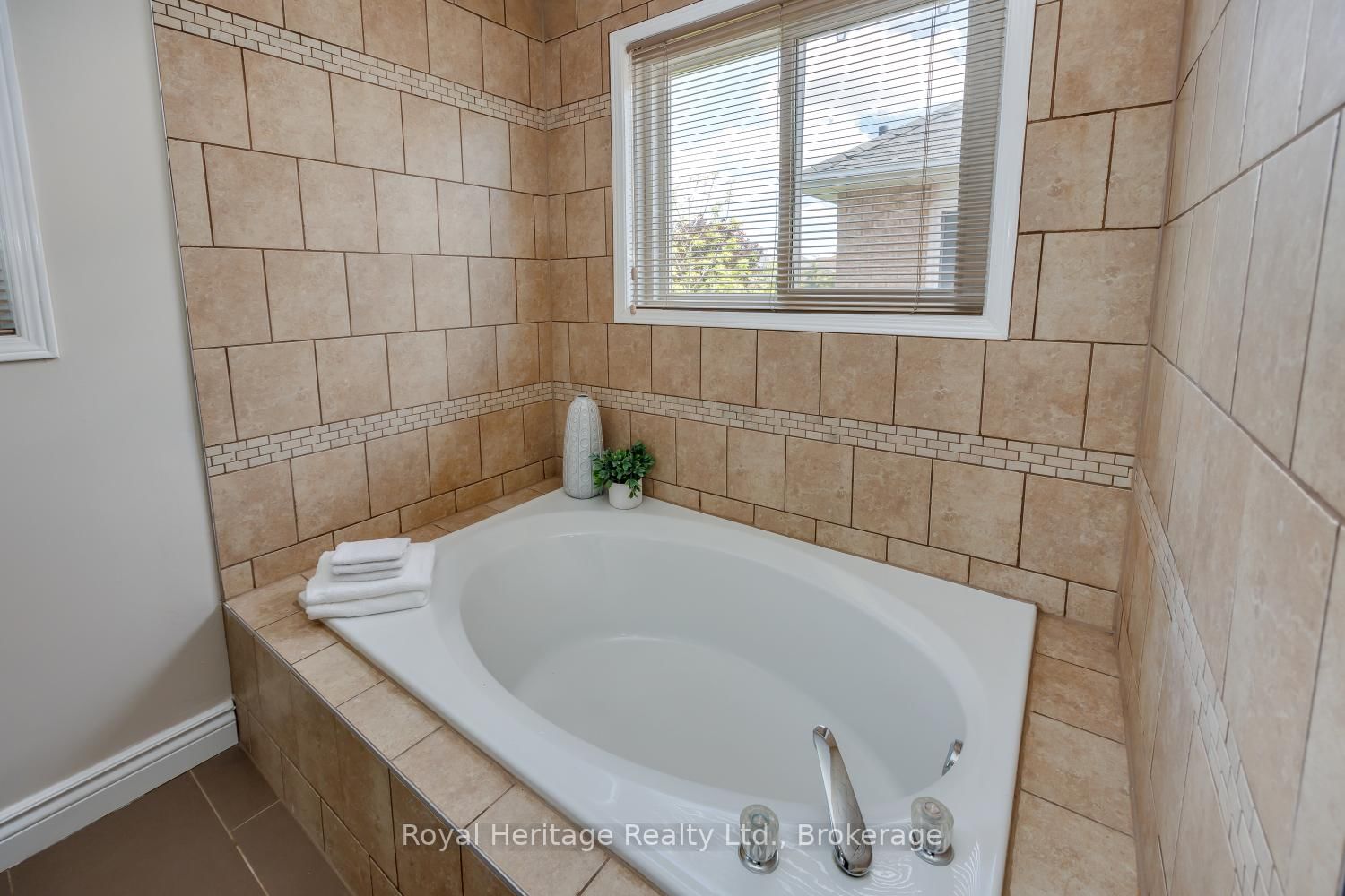 16 Donald Wilson Street • Whitby, ON photo 24