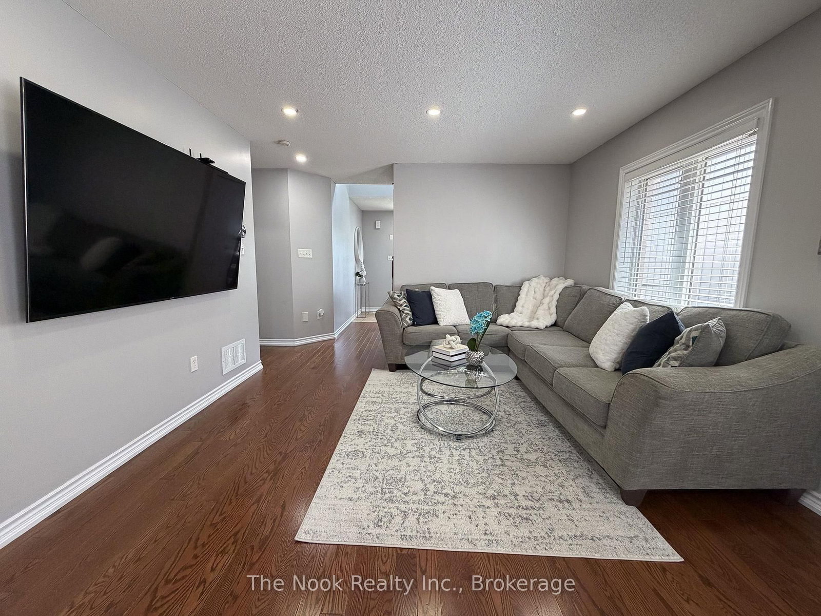 10 Broome Avenue • Clarington, ON photo 9