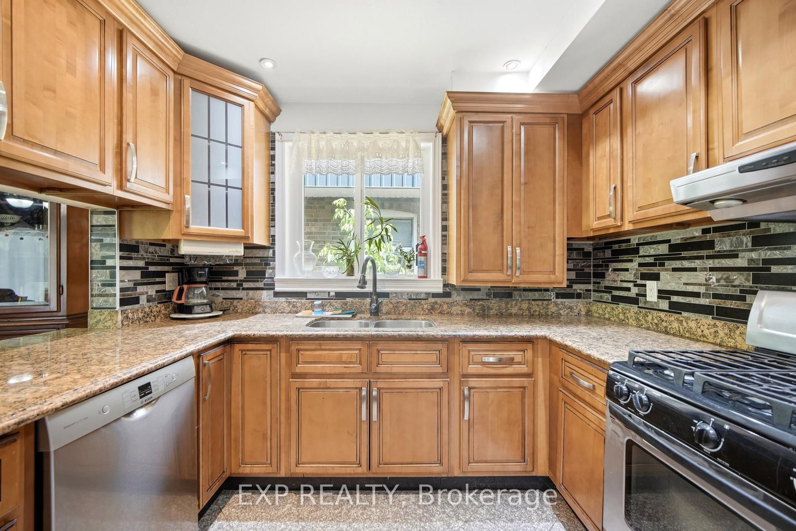 43 Ridgemoor Avenue • Toronto, ON photo 16