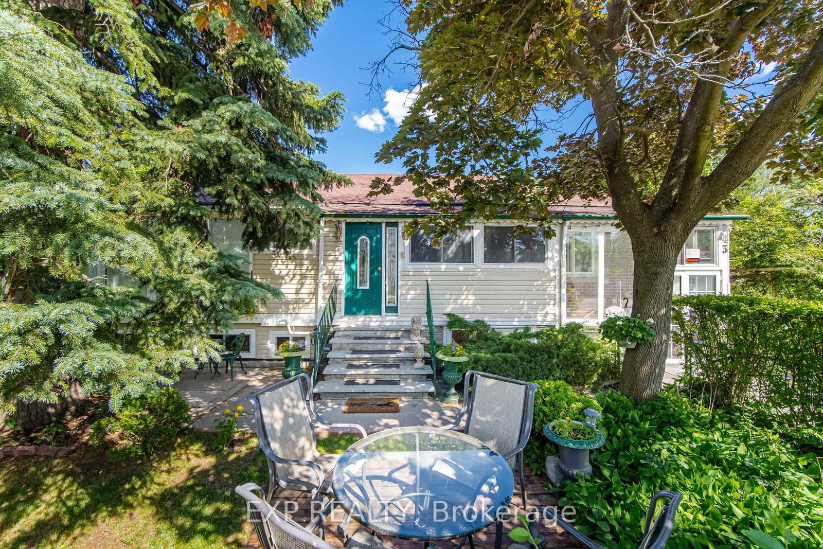 43 Ridgemoor Avenue • Toronto, ON photo 2