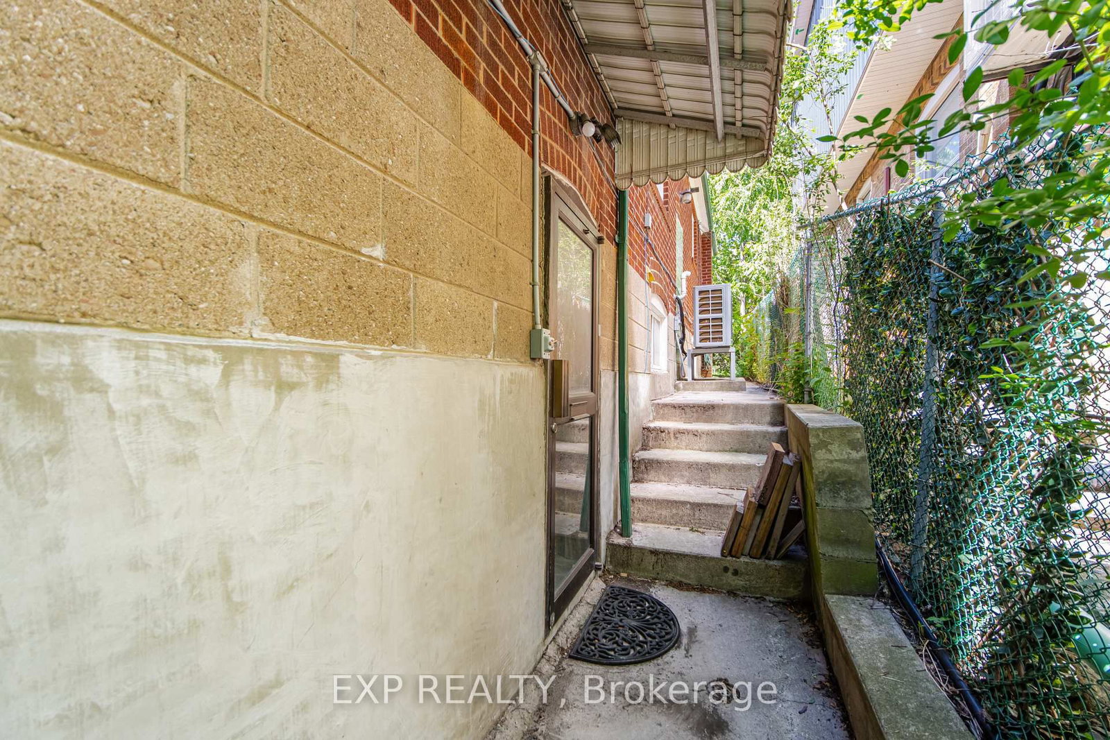 43 Ridgemoor Avenue • Toronto, ON photo 29