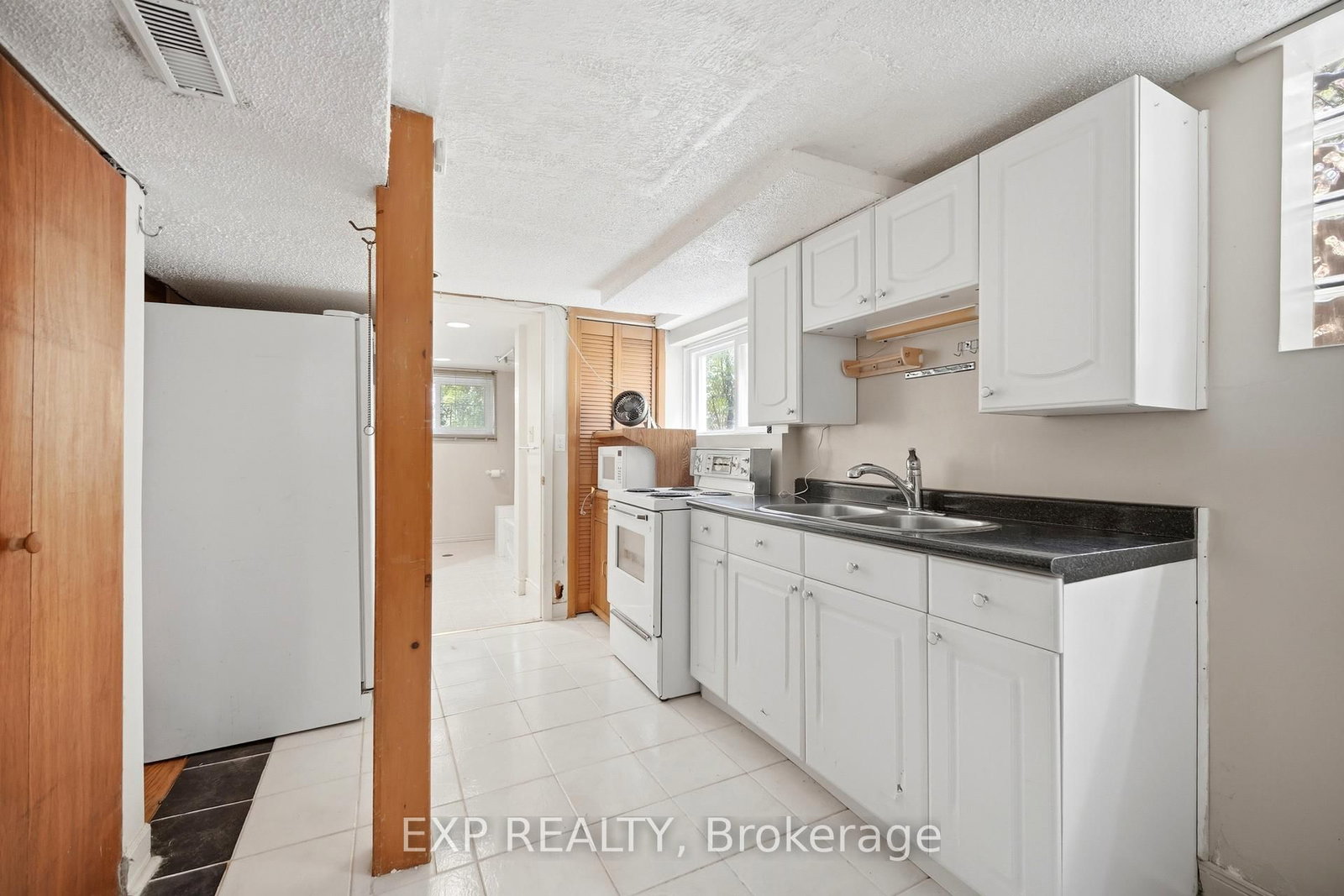 43 Ridgemoor Avenue • Toronto, ON photo 35