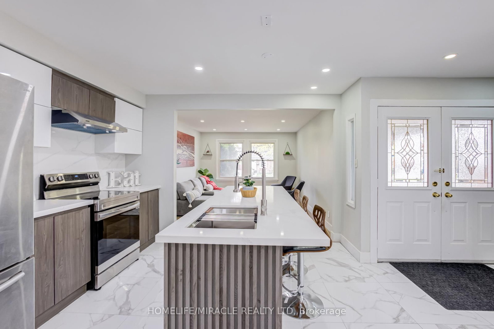 122 Ormond Drive • Oshawa, ON photo 9