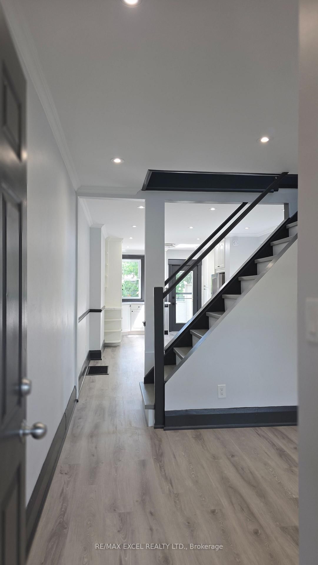 171 Langford Avenue • Toronto, ON photo 11