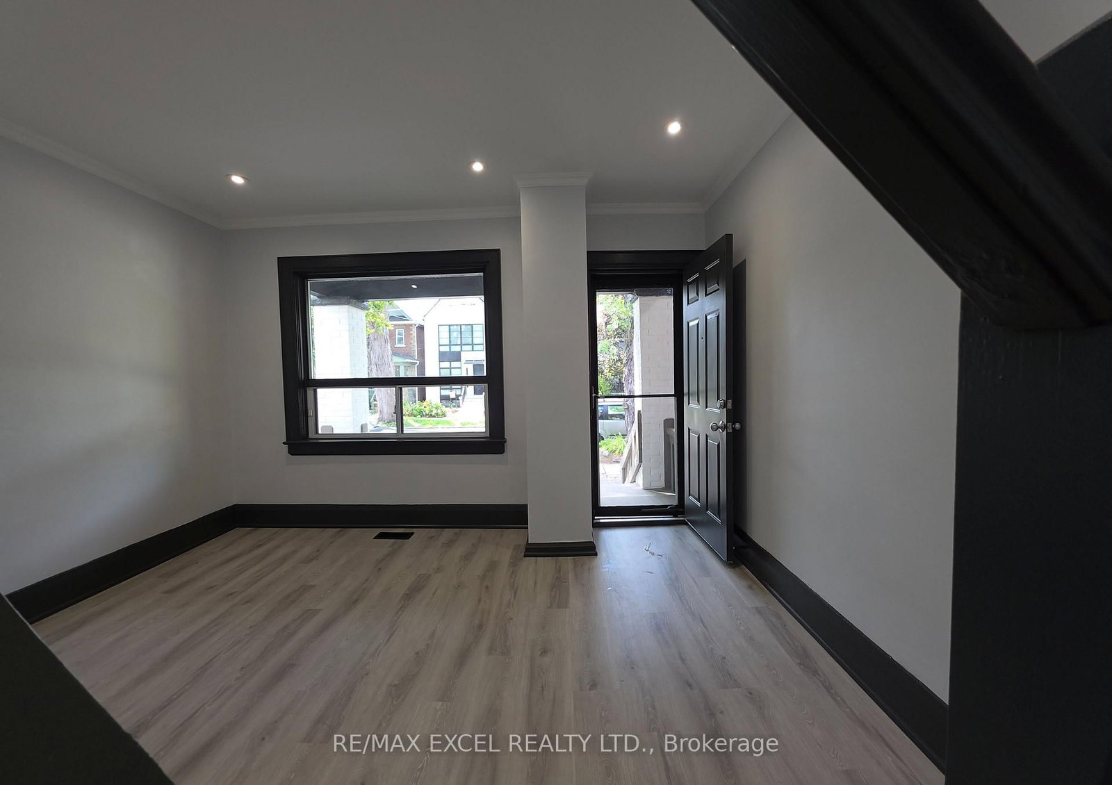 171 Langford Avenue • Toronto, ON photo 12