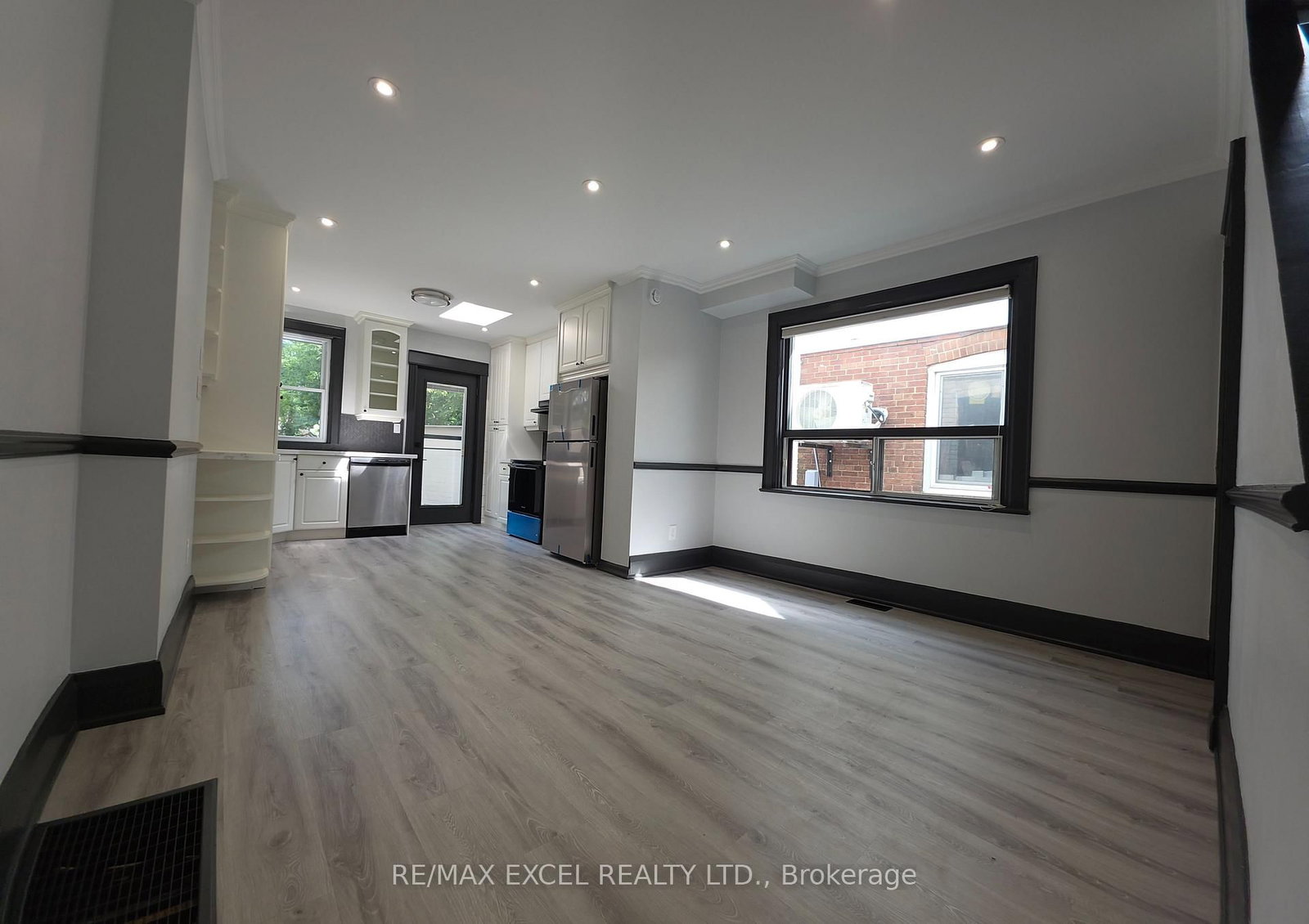 171 Langford Avenue • Toronto, ON photo 14