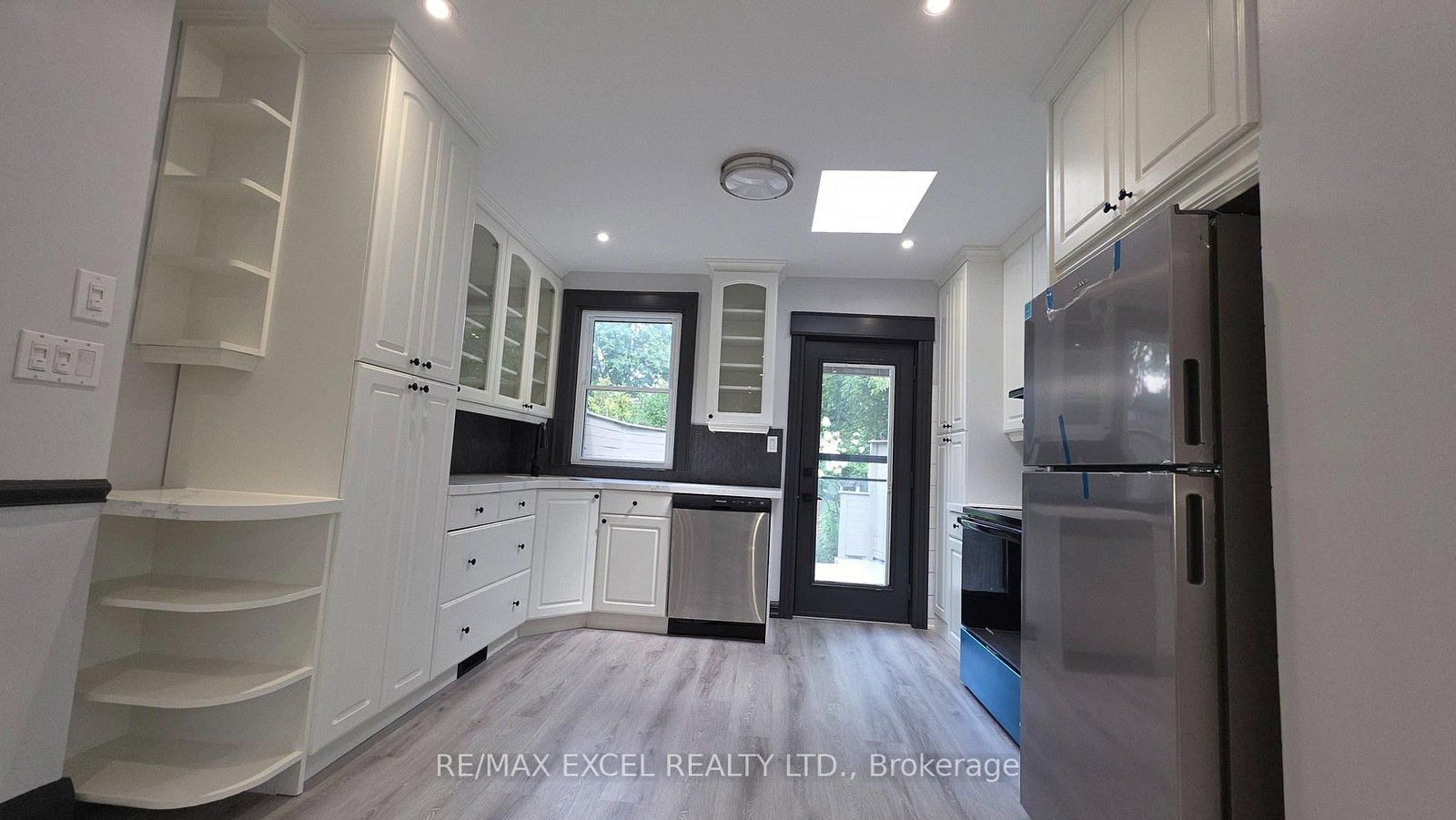 171 Langford Avenue • Toronto, ON photo 16