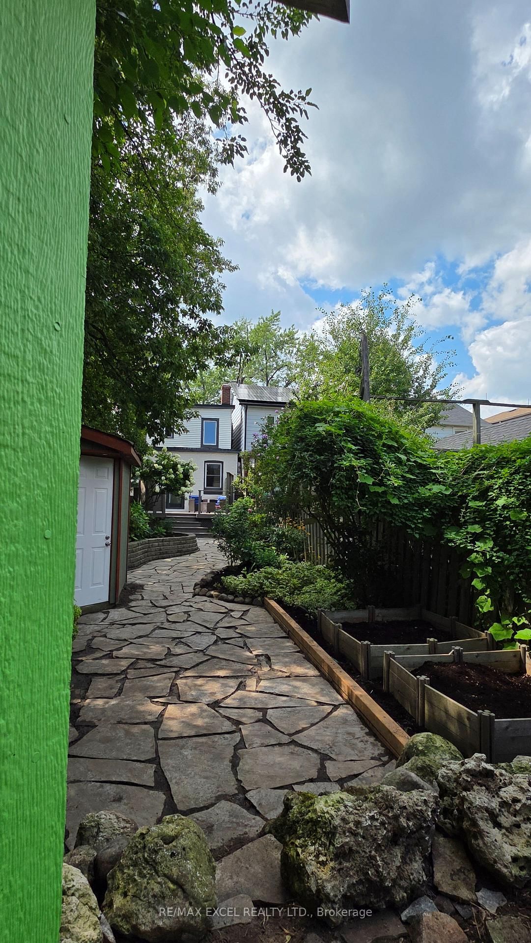 Listing Image 7