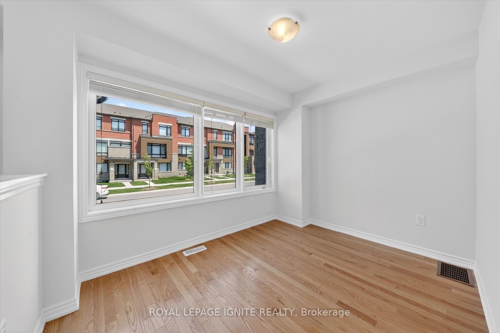 516 Danks Ridge Drive • Ajax, ON photo 5
