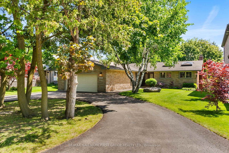 1889 APPLEVIEW Road