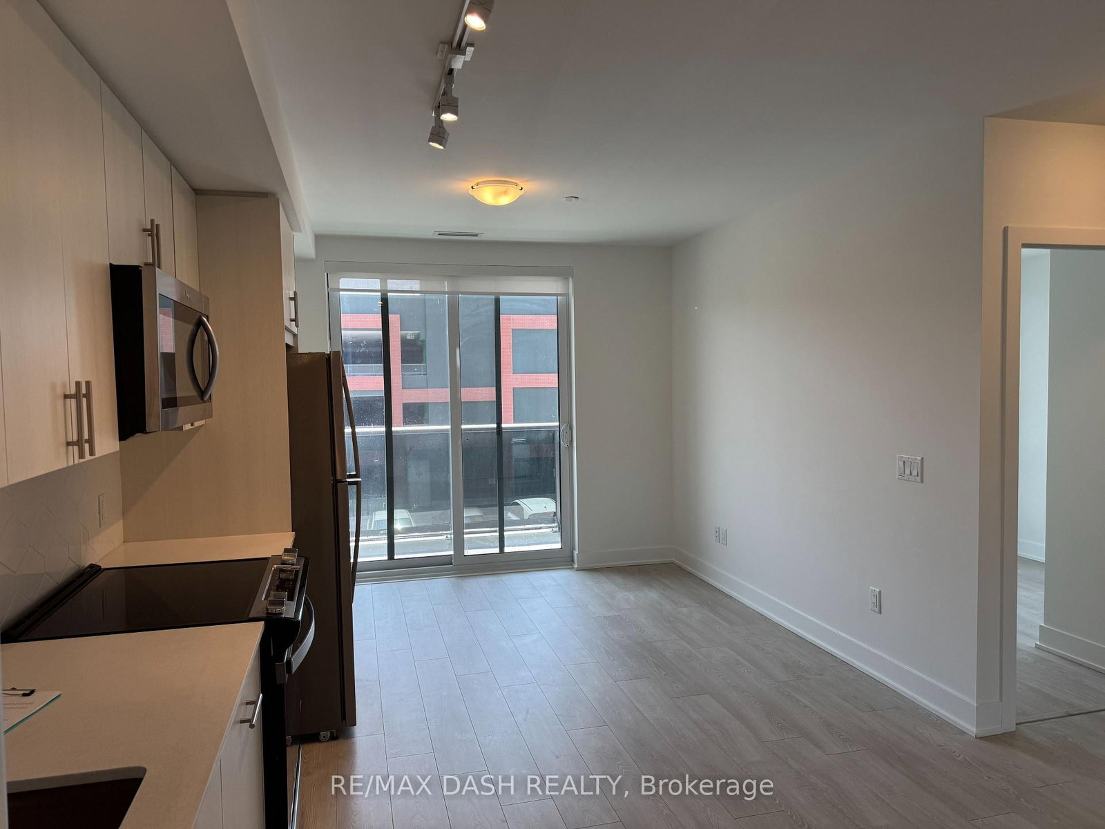 824-2545 Simcoe St, Oshawa, view 4
