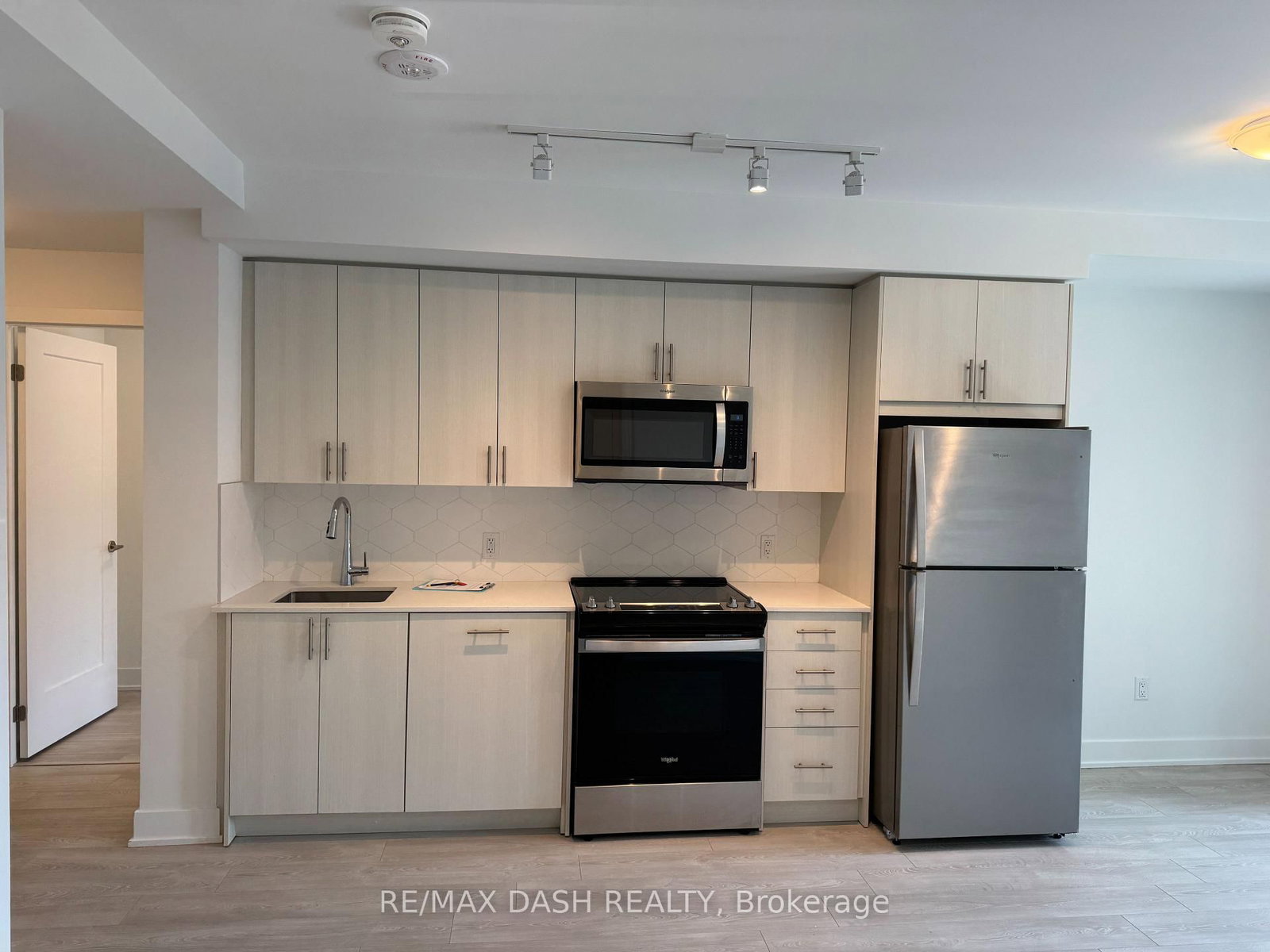 824-2545 Simcoe St, Oshawa, view 8