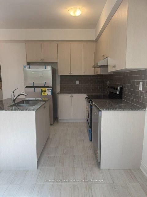 7 Deer Creek Court • Toronto, ON photo 4
