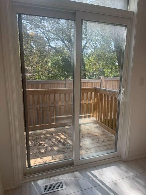 7 Deer Creek Court • Toronto, ON photo 5