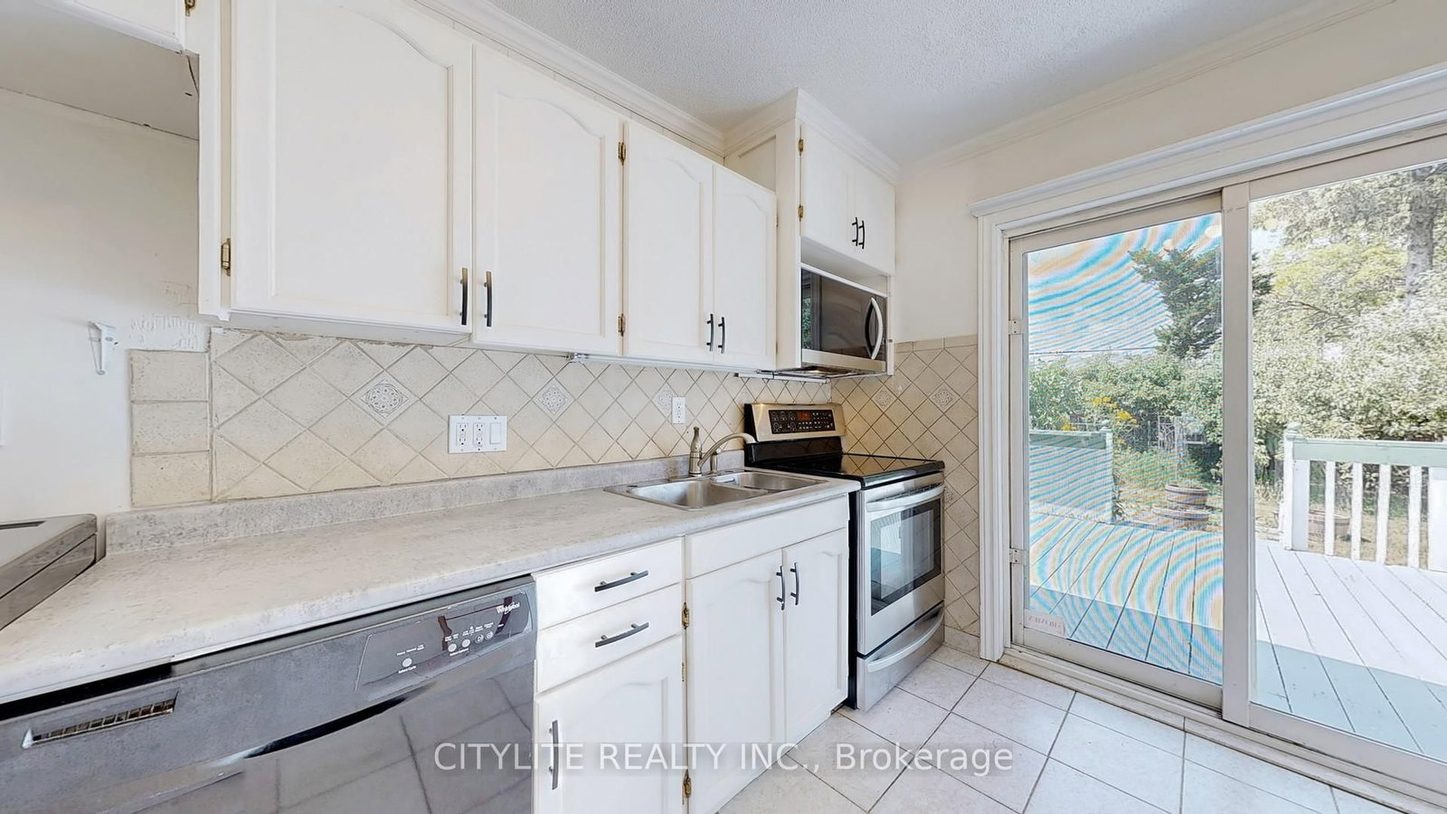 516 Monteith Ave, Oshawa, view 9